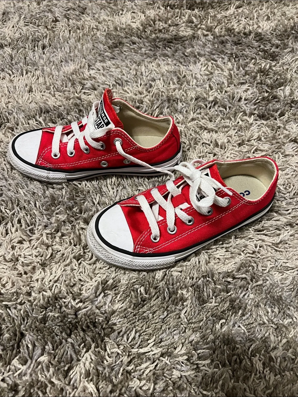 Converse Low Top Sneakers in Red and White